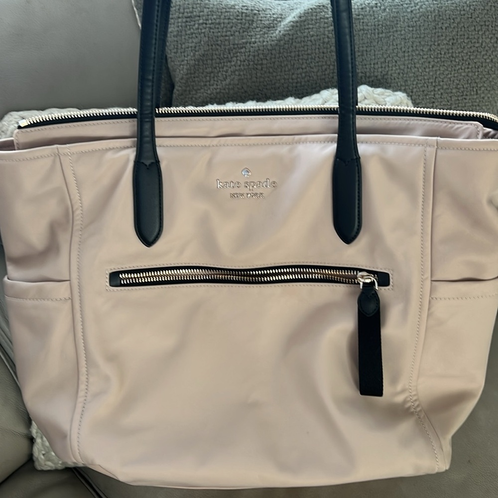 Kate Spade Large Chelsea Tote. Warm beige.